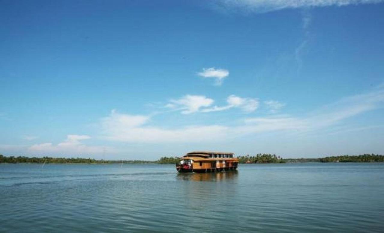 Regant Lake Village, Kollam. Chavara Kültér fotó